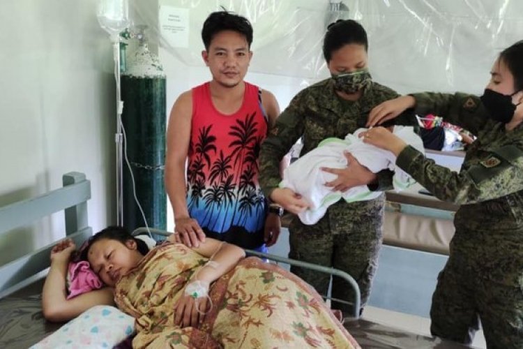 Army assists pregnant NPA fighter until she gives birth