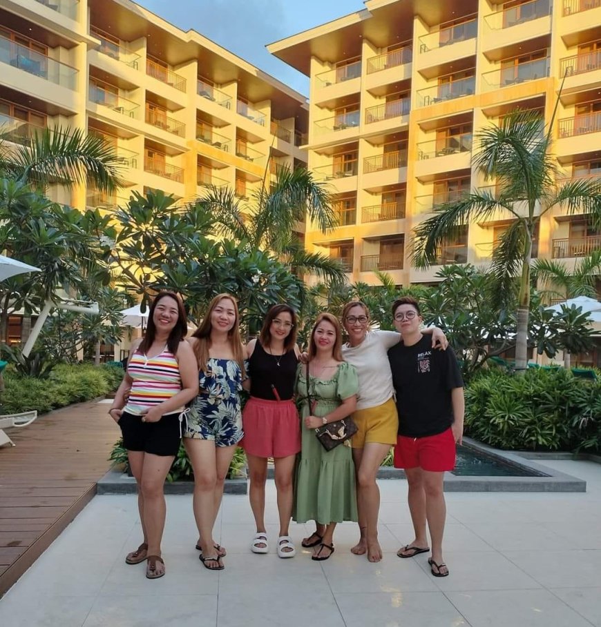 Sun, Laughter & Sea Turtles: Our Unforgettable Family & Friends Tour in Panglao Island, Bohol